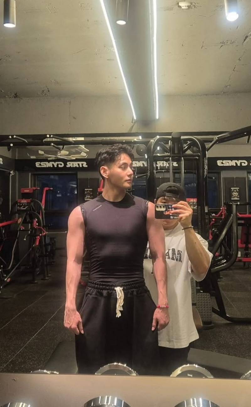 현재 𝙅𝙊𝙉𝙉𝘼 충격적이라는 뷔 정국 몸 상태.JPG