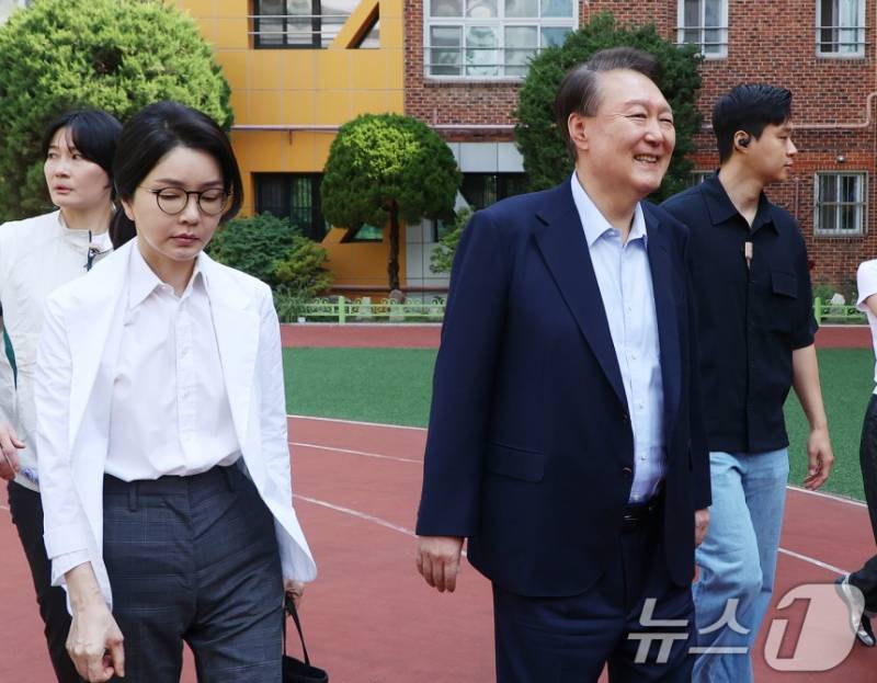 현재 𝙅𝙊𝙉𝙉𝘼 소름돋는다는 투표 인증샷.JPG | 인스티즈