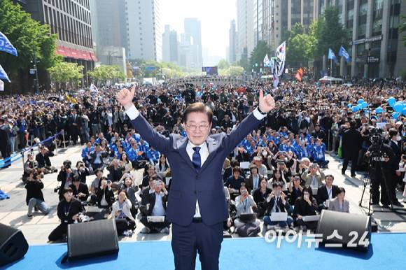 현재 민주당도 놀랐다는 광화문 인파.JPG | 인스티즈