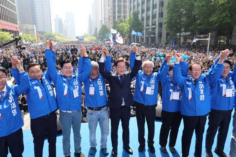 현재 민주당도 놀랐다는 광화문 인파.JPG | 인스티즈