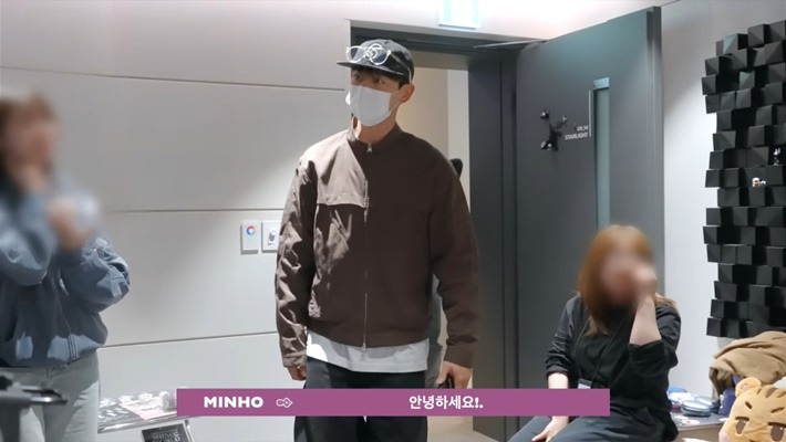 태민한테 다정하게 한국 언제 왔냐고 묻다가 취조 시작하는 샤이니 민호 | 인스티즈