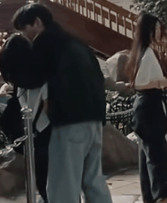 현재 난리 난 롯데월드 19금 스킨십.JPG🔞