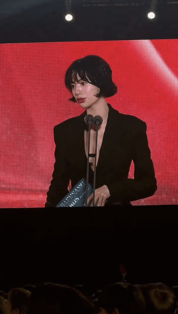 오늘 백상을 뒤집어 놓은 배우 나나 인스타 . jpgif | 인스티즈