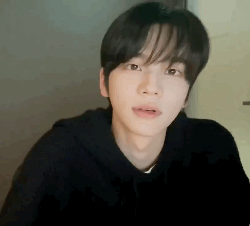 어제자 나락 갈 뻔한 투어스 신유.JPG