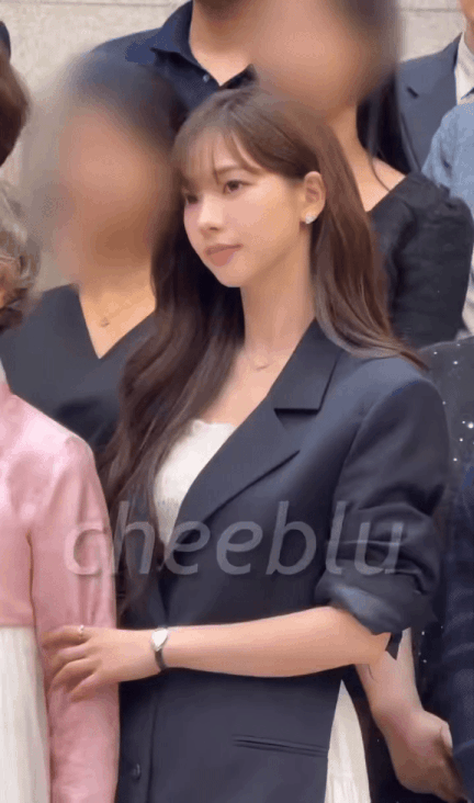 오늘자 친언니 결혼식에 간 카리나 실물 | 인스티즈